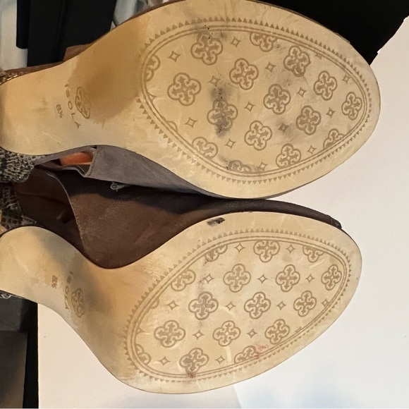 Trendy Snakeskin Isola Brea Suede Lace & Zip Heels Awesome For Any Season - Picture 3 of 10